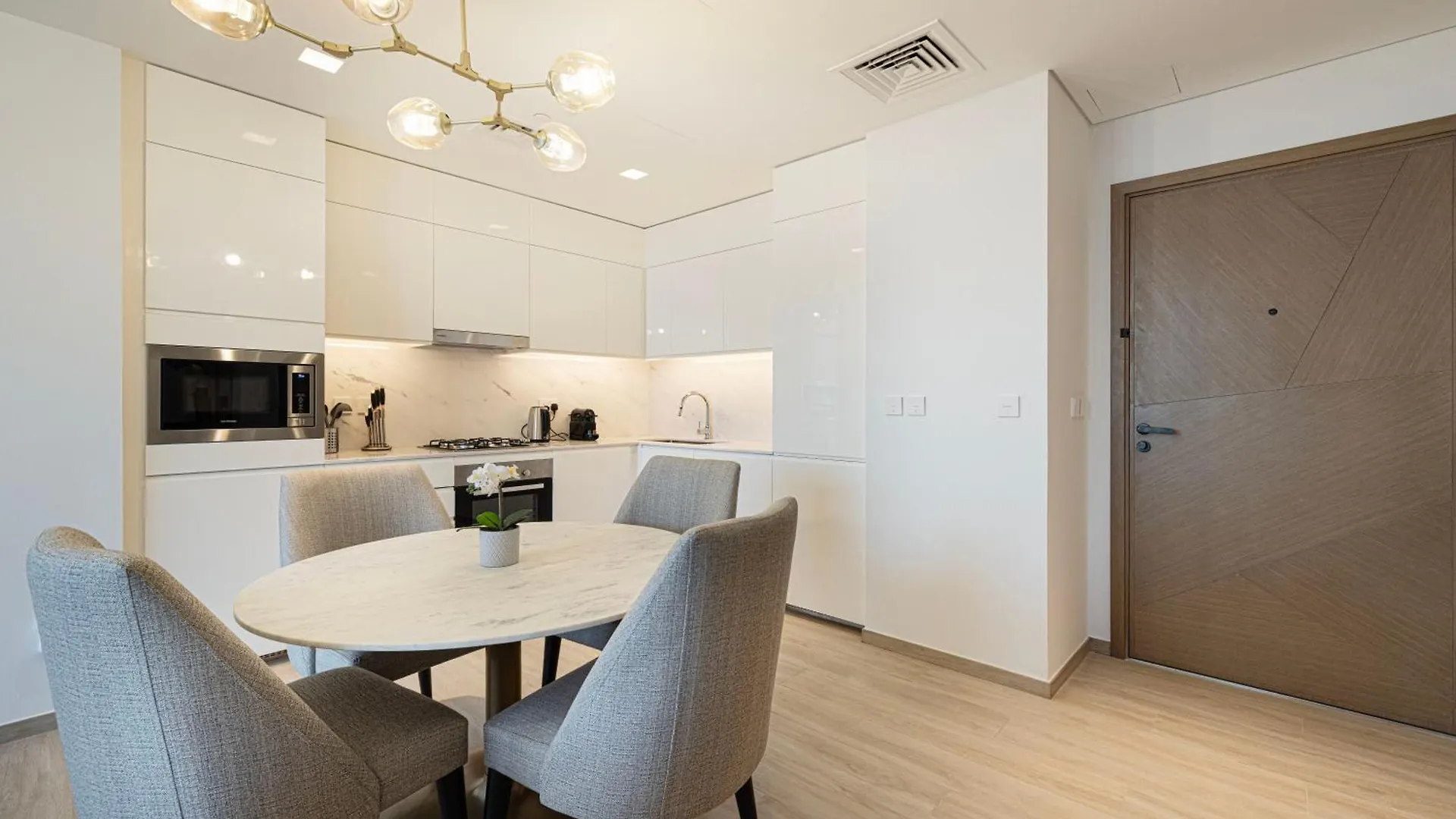 Cozy 2Br Retreat With Panoramic Dubai Creek Views Apartamento 0*,  Emirados Árabes Unidos